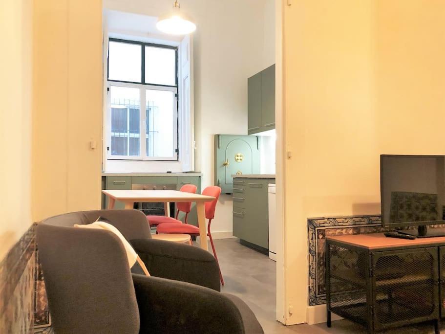 Sj1d Heart Of Baixa With New A/c * Stylish Apartment